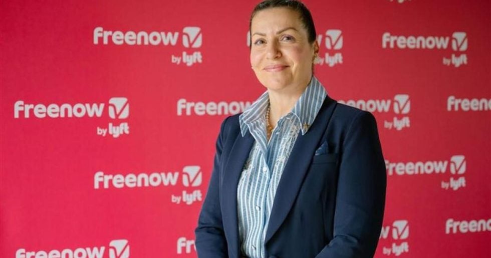 Freenow by Lyft: Η ιστορία της Χριστίνας από τη Χερσόνησο που «σπάει» τα στερεότυπα στον κλάδο του ταξί